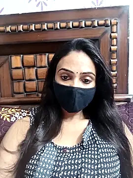 Snapshot of Yours-Bebo chatting on 04.16.26 Yours-Bebo online show from 04.16.26