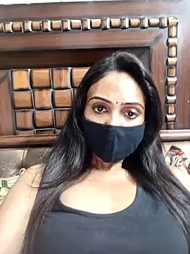 Snapshot of Yours-Bebo chatting on 04.19.26 Yours-Bebo online show from 04.19.26