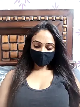 Snapshot of Yours-Bebo chatting on 04.28.26 Yours-Bebo online show from 04.28.26