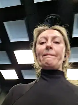 Miss    Mia  online show from 02.07.25