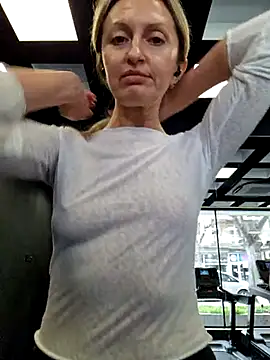 Miss    Mia  online show from 03.18.25