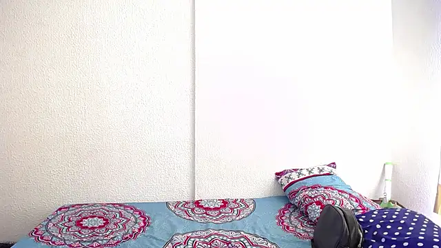 Snapshot of _joanne_and_oliver_ chatting on 11.13.25 joanne and oliver online show from 11.13.25