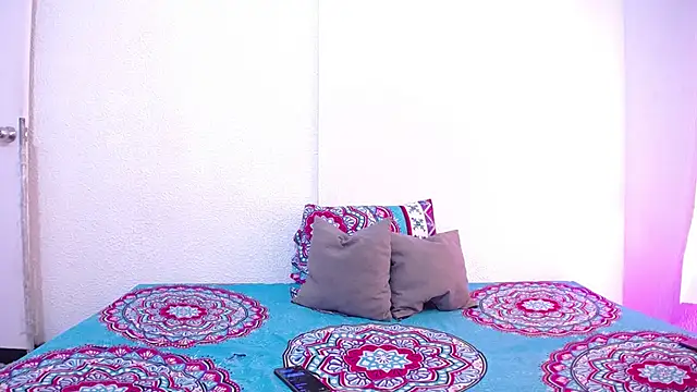 Snapshot of _joanne_and_oliver_ chatting on 11.25.25 joanne and oliver online show from 11.25.25