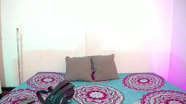 Snapshot of _joanne_and_oliver_ chatting on 12.14.25 joanne and oliver online show from 12.14.25