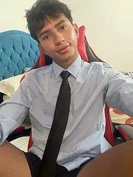 Leonarrrd 01 online show from 03.05.26