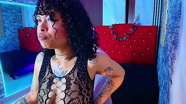 miahernadez303av online show from 12.02.25