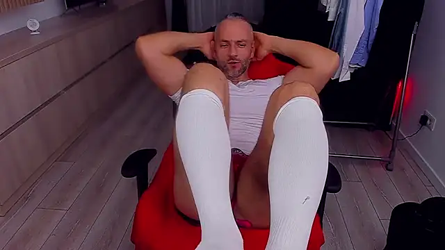 MarisMuscle online show from 10.25.25