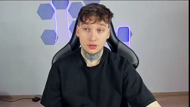 Snapshot of Chris_Tyson chatting on 12.23.24 Chris Tyson online show from 12.23.24