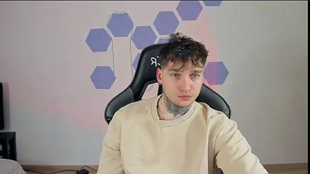 Snapshot of Chris_Tyson chatting on 12.29.24 Chris Tyson online show from 12.29.24