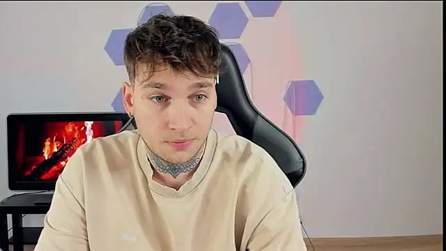 Snapshot of Chris_Tyson chatting on 12.29.24 Chris Tyson online show from 12.29.24