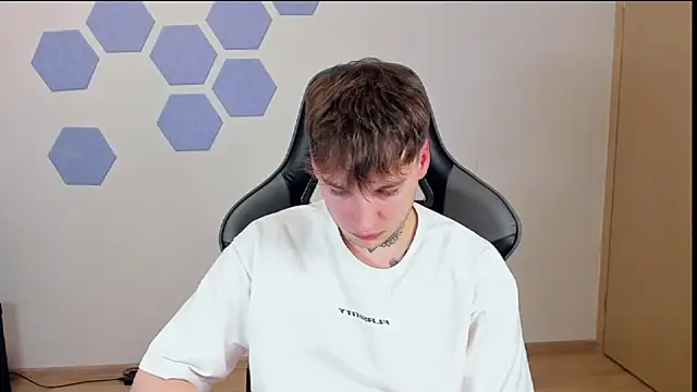 Snapshot of Chris_Tyson chatting on 01.06.25 Chris Tyson online show from 01.06.25