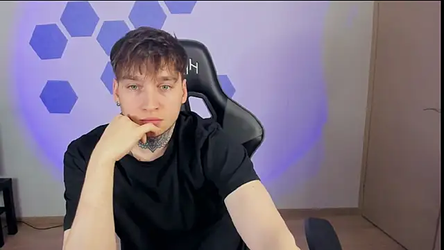 Snapshot of Chris_Tyson chatting on 01.20.25 Chris Tyson online show from 01.20.25