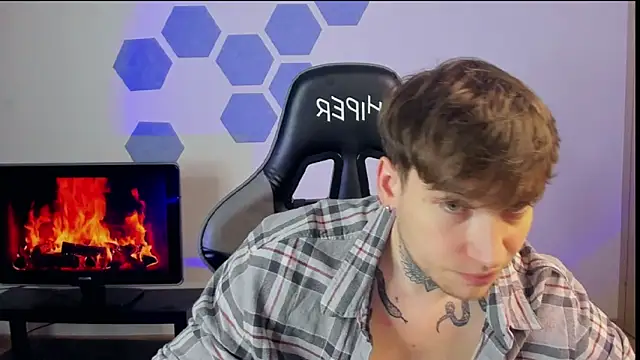 Snapshot of Chris_Tyson chatting on 02.03.25 Chris Tyson online show from 02.03.25