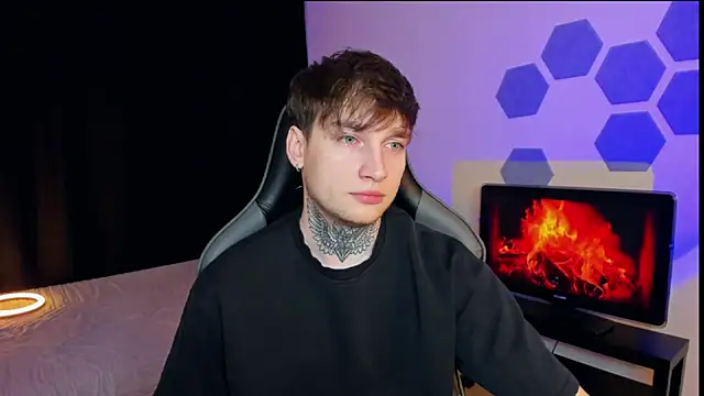 Snapshot of Chris_Tyson chatting on 02.06.25 Chris Tyson online show from 02.06.25