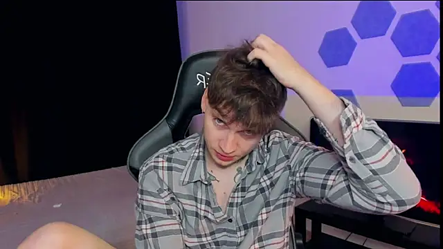 Snapshot of Chris_Tyson chatting on 02.14.25 Chris Tyson online show from 02.14.25