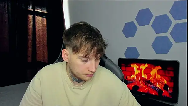 Snapshot of Chris_Tyson chatting on 02.18.25 Chris Tyson online show from 02.18.25