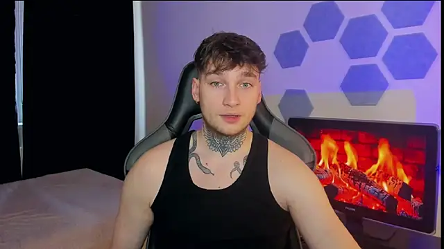 Snapshot of Chris_Tyson chatting on 02.19.25 Chris Tyson online show from 02.19.25