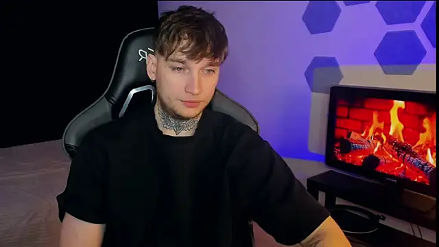 Snapshot of Chris_Tyson chatting on 02.19.25 Chris Tyson online show from 02.19.25