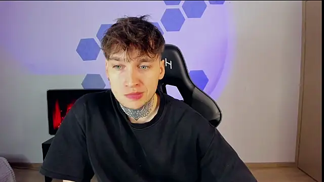 Snapshot of Chris_Tyson chatting on 02.25.25 Chris Tyson online show from 02.25.25