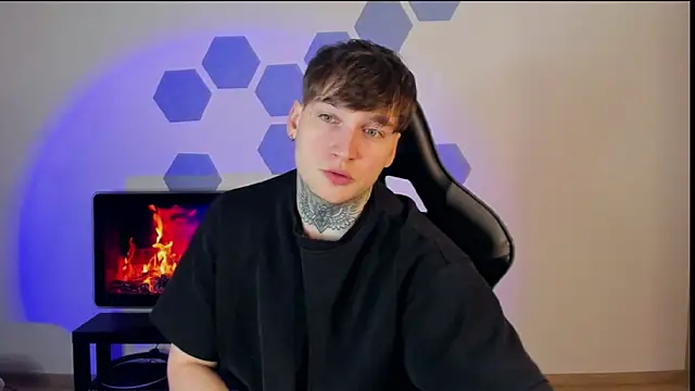 Snapshot of Chris_Tyson chatting on 03.05.25 Chris Tyson online show from 03.05.25