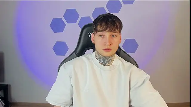 Snapshot of Chris_Tyson chatting on 03.10.25 Chris Tyson online show from 03.10.25