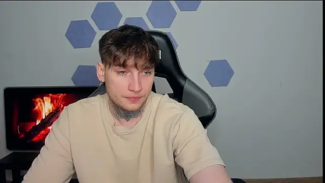 Snapshot of Chris_Tyson chatting on 03.12.25 Chris Tyson online show from 03.12.25