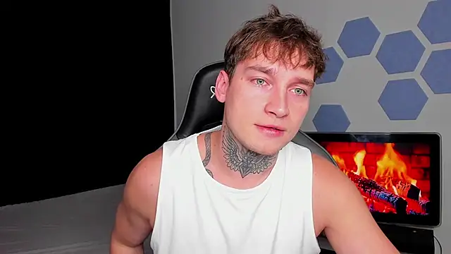 Snapshot of Chris_Tyson chatting on 09.18.25 Chris Tyson online show from 09.18.25