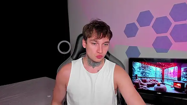 Snapshot of Chris_Tyson chatting on 10.05.25 Chris Tyson online show from 10.05.25