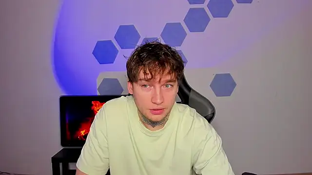 Snapshot of Chris_Tyson chatting on 11.12.25 Chris Tyson online show from 11.12.25