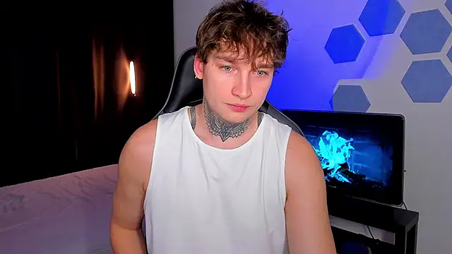 Snapshot of Chris_Tyson chatting on 11.23.25 Chris Tyson online show from 11.23.25