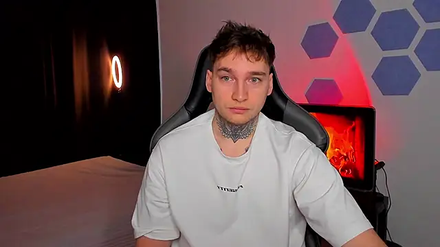 Snapshot of Chris_Tyson chatting on 11.27.25 Chris Tyson online show from 11.27.25