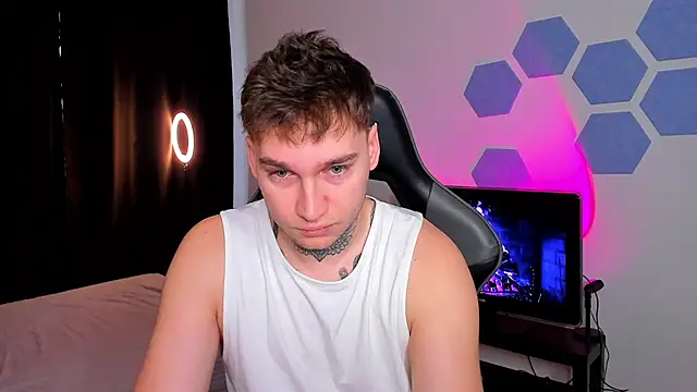 Snapshot of Chris_Tyson chatting on 11.28.25 Chris Tyson online show from 11.28.25