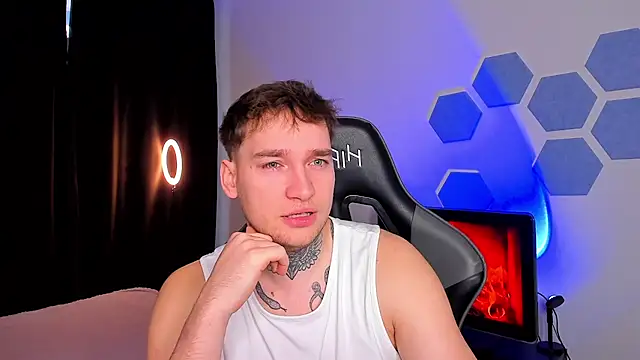 Snapshot of Chris_Tyson chatting on 11.29.25 Chris Tyson online show from 11.29.25