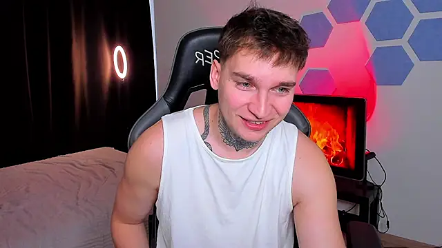 Snapshot of Chris_Tyson chatting on 12.01.25 Chris Tyson online show from 12.01.25