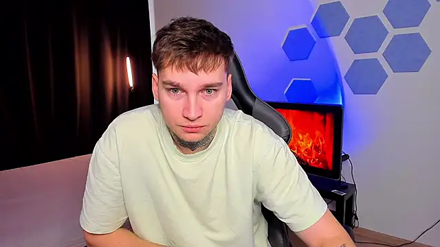 Snapshot of Chris_Tyson chatting on 12.03.25 Chris Tyson online show from 12.03.25