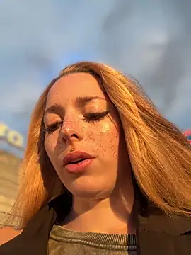 LoraaDoll online show from 09.18.25