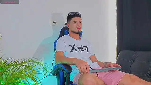 EdwardRoss  online show from 11.02.25