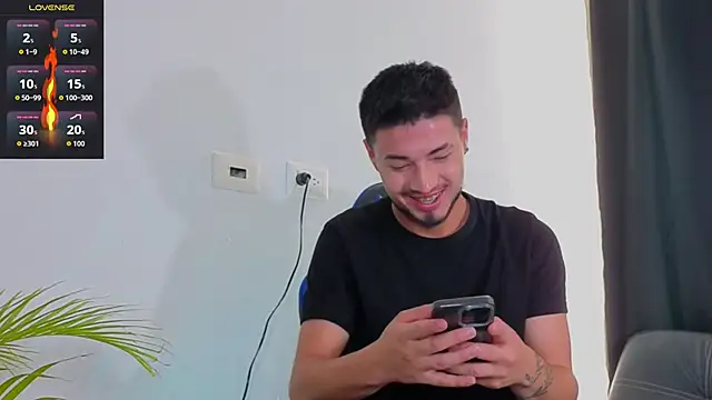 EdwardRoss  online show from 11.25.25