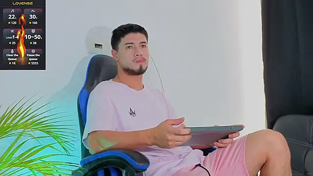 EdwardRoss  online show from 12.04.25