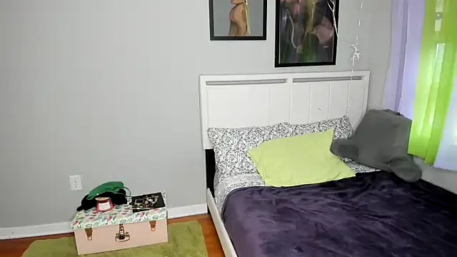 Snapshot of Persiasparadise chatting on 12.14.24 Persiasparadise online show from 12.14.24