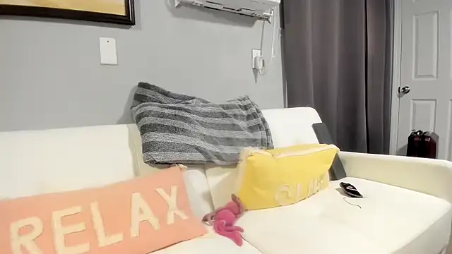 Snapshot of Persiasparadise chatting on 11.24.25 Persiasparadise online show from 11.24.25