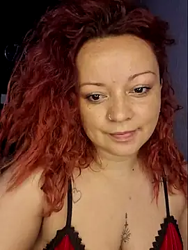 Snapshot of LilyyBigAss chatting on 10.14.25 LilyyBigAss online show from 10.14.25