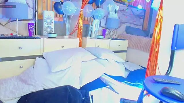 Snapshot of LilyyBigAss chatting on 10.15.25 LilyyBigAss online show from 10.15.25