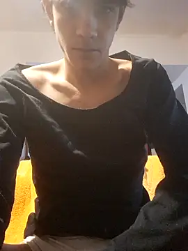 LYZBORNHD online show from 10.13.25