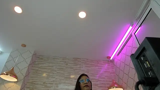 Snapshot of ZoeSmitth chatting on 10.29.25 ZoeSmitth online show from 10.29.25