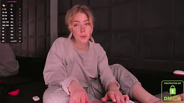 Snapshot of NateHalll chatting on 03.05.25 NateHalll online show from 03.05.25