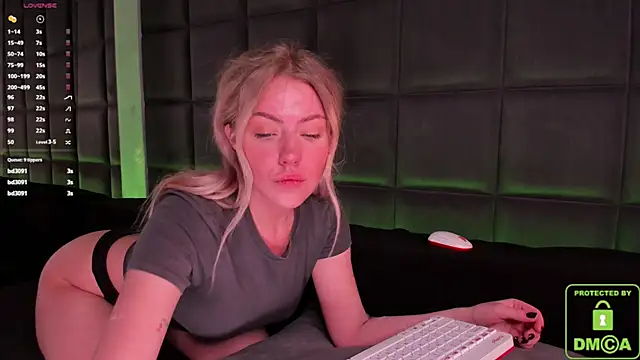 Snapshot of NateHalll chatting on 03.12.25 NateHalll online show from 03.12.25