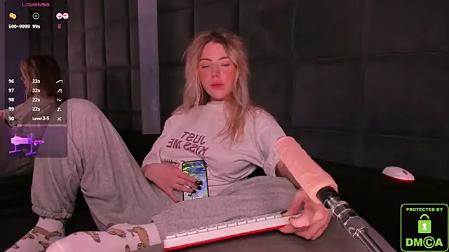 Snapshot of NateHalll chatting on 03.19.25 NateHalll online show from 03.19.25