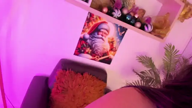 Snapshot of Miia_Thompsonn chatting on 12.24.24 Miia Thompsonn online show from 12.24.24