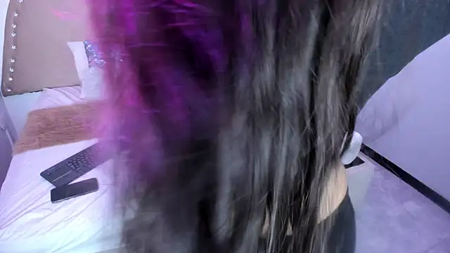 Miia Thompsonn online show from 04.09.26